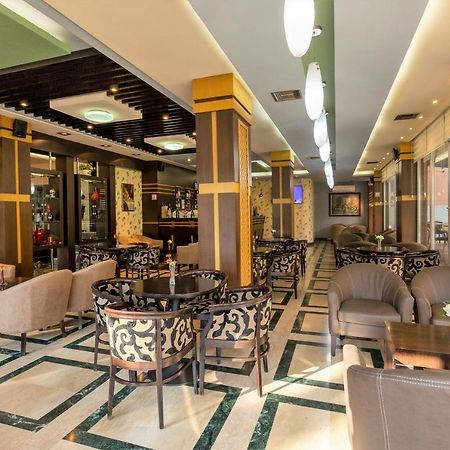 Prince Hotel Тирана Екстер'єр фото