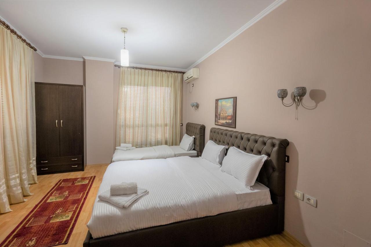 Prince Hotel Тирана Екстер'єр фото