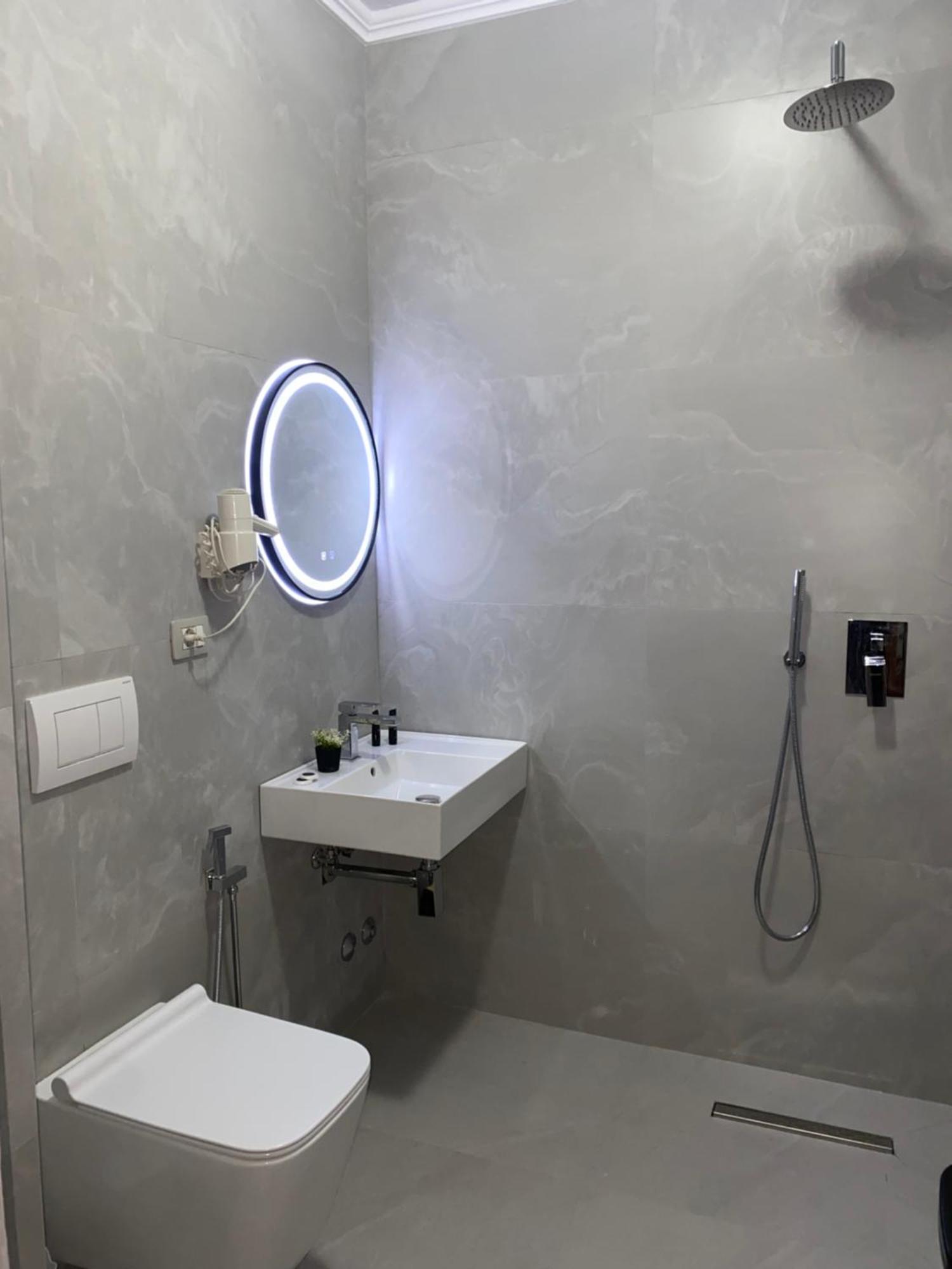 Prince Hotel Тирана Екстер'єр фото