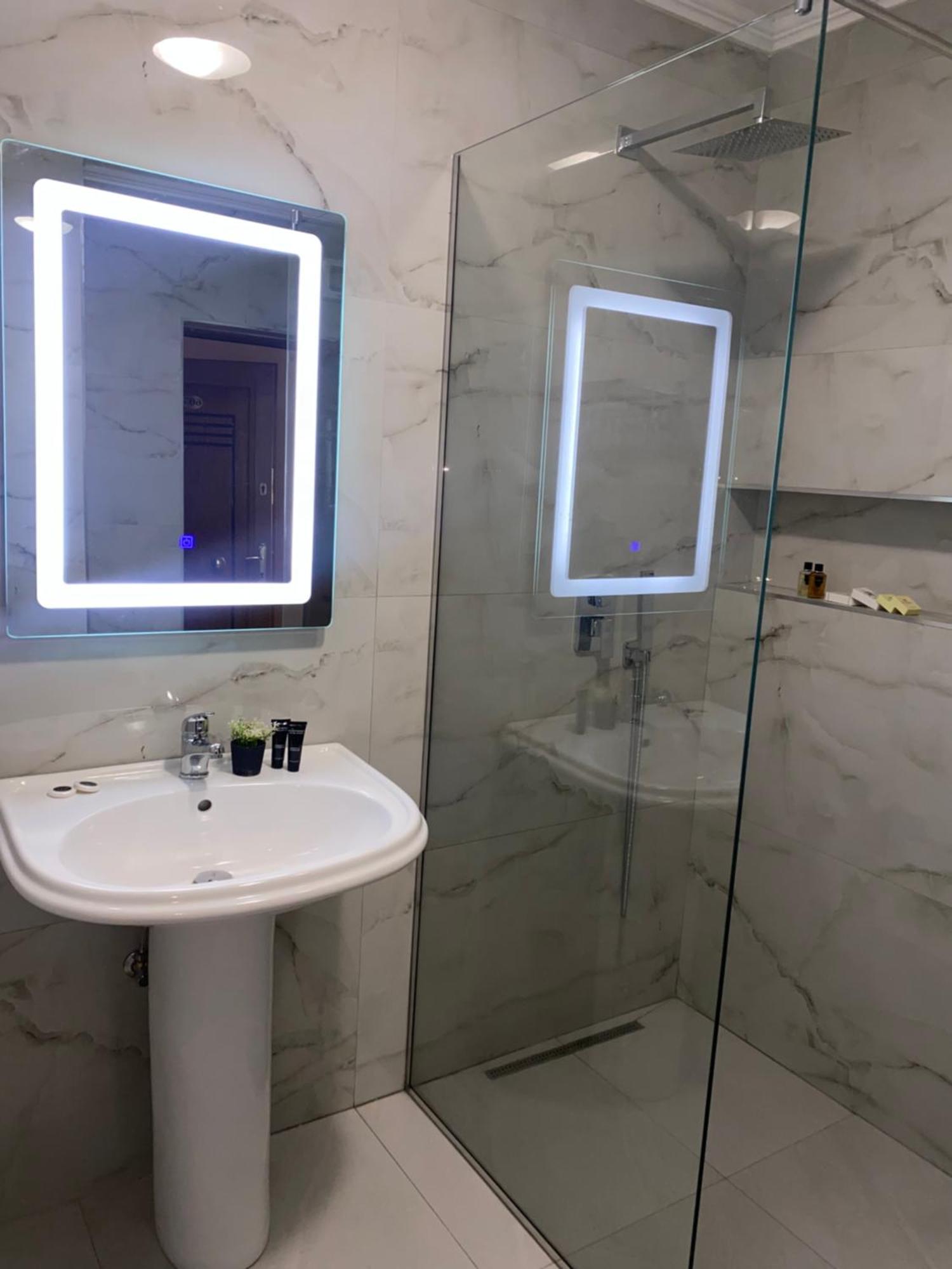Prince Hotel Тирана Екстер'єр фото